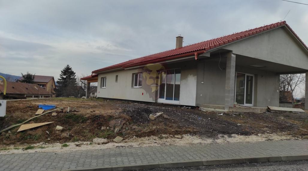 NA PREDAJ RODINNÝ DOM - NOVOSTAVBA - BYSTRIČANY 4-IZBOVÝ , 488m2 POZEMOK