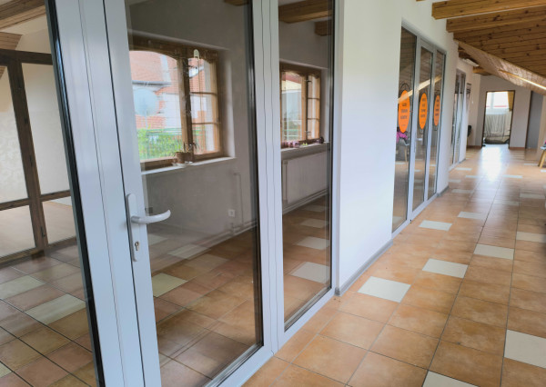 NA PRENÁJOM - Priestory pre kancelárie a služby v Hlohovci